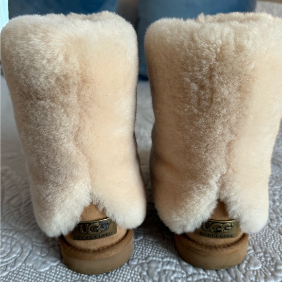 Ugg boots. Size 5. Chestnut color - Picture 1 of 5